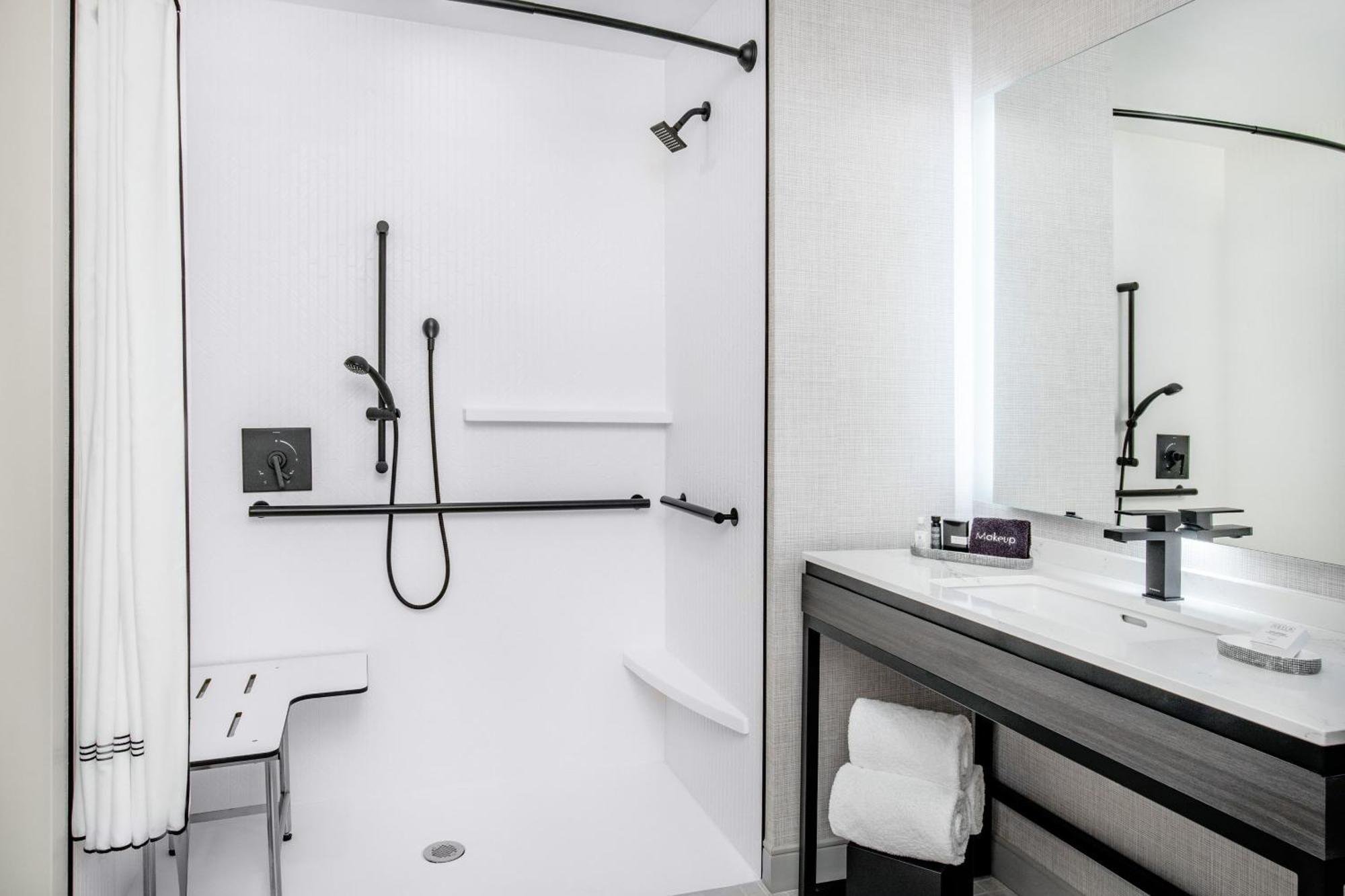 The Artisan At Tuscan Village, Salem, Nh, A Tribute Portfolio Hotel Extérieur photo